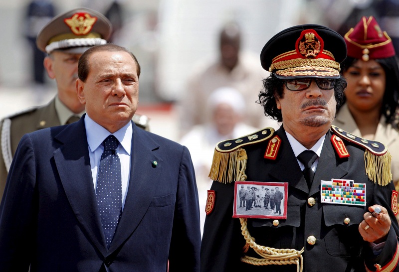 Каддафи прибыл с визитом к бывшим  ...