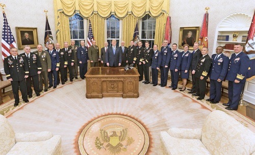 Трамп с военными в Белом Доме