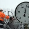 Освободится ли Европа от влияния Газпрома (Работник газопровода Гронау в Германии | © AP Photo, Frank Augstein) Работник газопровода…