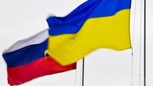 Флаги Украины и России | УНИАН