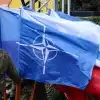 НАТО вступает в войну с Ираном, Фицо не дает свет Киеву, в ВСУ призывают эпилептиков. Итоги (РИА Новости . Стрингер / Флаг НАТО) РИА Новости . Стринг…