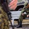 Киев выжал российских военных из Донбасса и ставит на войну (Российский военнослужащий в Соледаре Донецкой области. Архивное фото) Российский военнослу…