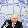 Путин обозначил 'красную черту' российских интересов (На фото: президент России Владимир Путин во время встречи с руководителями иностранных компаний и де…) На фото: президент Р…