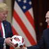 Трамп о саммите с Путиным: Мы нашли массу удачных решений (Президент РФ Владимир Путин и президент США Дональд Трамп во время пресс-конференции в Хельсинки. 16…) Президент РФ Владими…