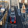 Dagens Nyheter: в России отлично работает транспорт (Электропоезд Ласточка на участке Московского центрального кольца на Андреевском мосту | © РИА Новост…) Электропоезд Ласточк…