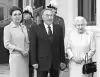 Кто станет истинным наследником Назарбаева (Дарига Назарбаева с отцом на встрече с королевой Елизаветой Второй) Дарига Назарбаева с …