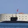 Крошечная и тихая 'Пиранья': США опасаются новой российской подлодки (Дизель-электрическая подводная лодка Новороссийск проекта Варшавянка у Севастопольской крепости | © …) Дизель-электрическая…