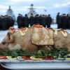 VG: санкции санкциями, а свиные ребрышки в России вкуснее (Отряд кораблей Северного флота во главе с крейсером Маршал Устинов прибыл в Североморск | © РИА Ново…) Отряд кораблей Север…