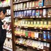 China News (Китай): русские продукты на китайском новогоднем столе (Кондитерский отдел гастронома № 1 в Главном универсальном магазине (ГУМе) Москвы | © РИА Новости, Се…) Кондитерский отдел г…