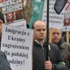 EurasiaNet (США): число украинских трудовых мигрантов растет (Митинг в Варшаве против возросшего числа украинских мигрантов | © РИА Новости, Алексей Витвицкий) Митинг в Варшаве про…