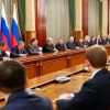 Медведев передал Мишустину правительство неэффективных менеджеров (На фото: премьер-министр РФ Михаил Мишустин и бывший премьер-министр РФ, заместитель главы Совета бе…) На фото: премьер-мин…